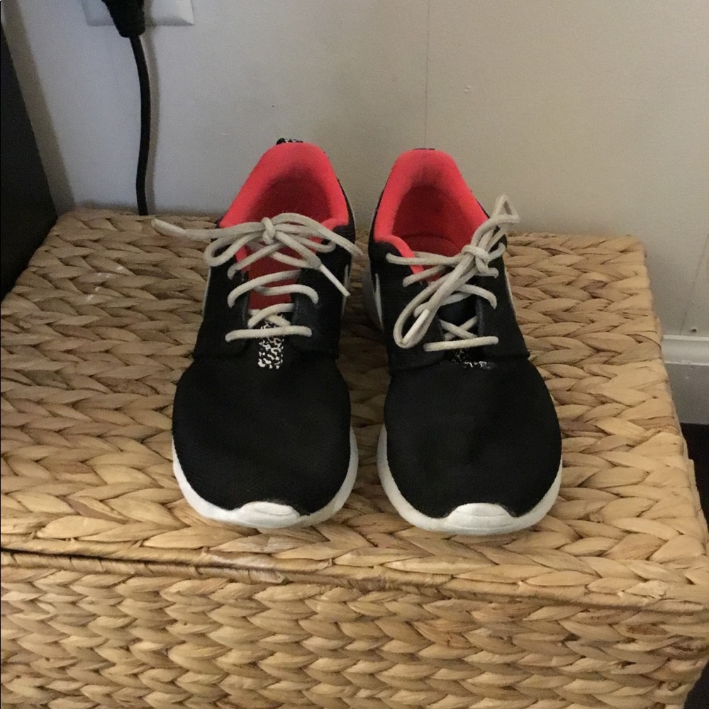 RARE Nike Roshe